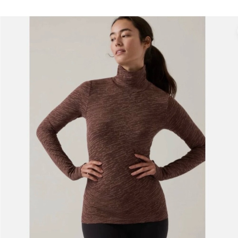 NWT Athleta furry top